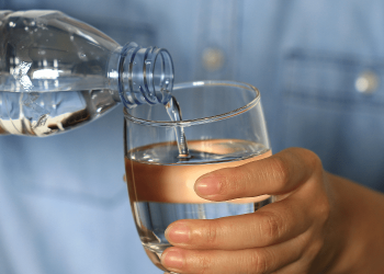 8 thói quen gây sỏi thận thường gặp nhưng ít người để ý - Thời Báo Việt